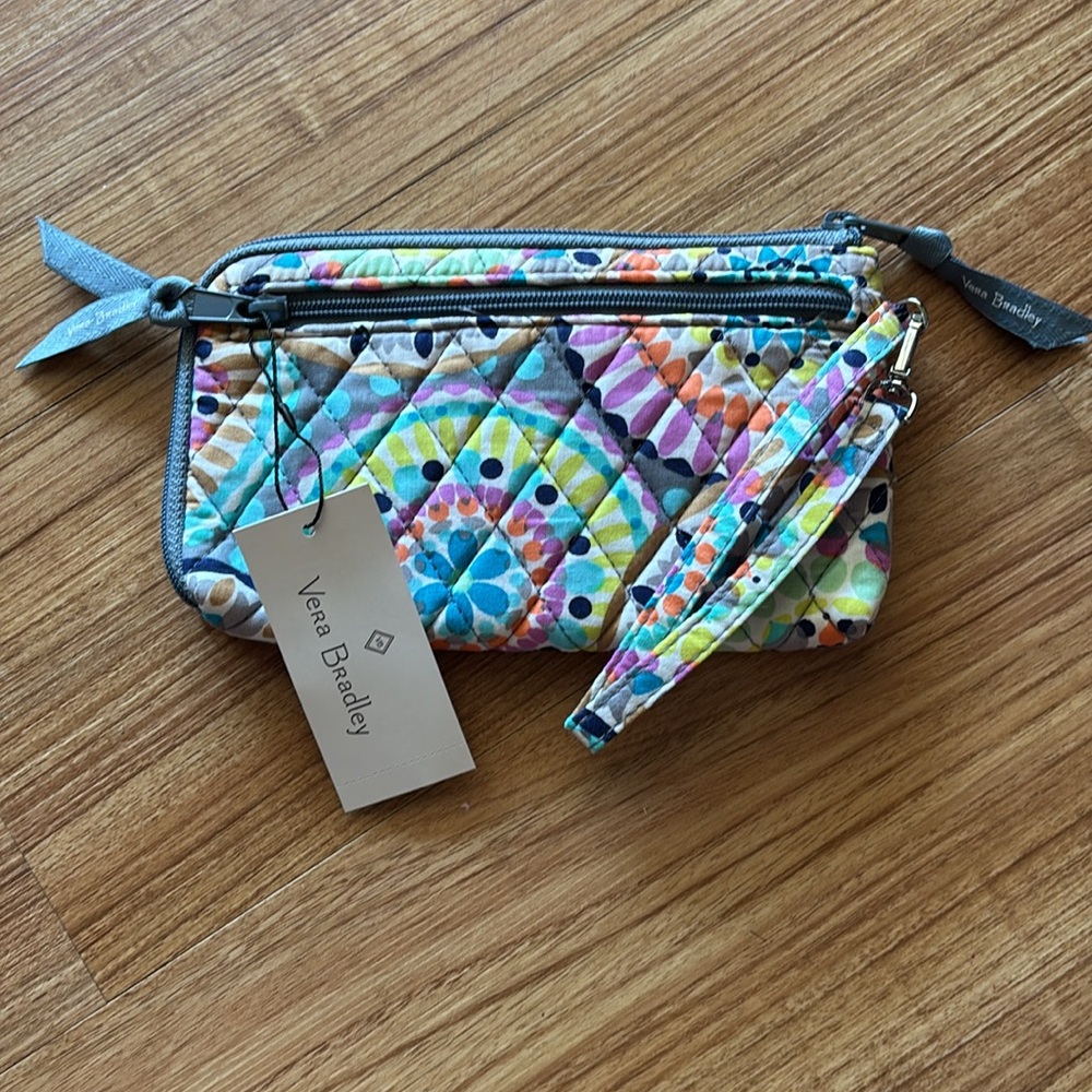 Vera Bradley Wristlet (NWT) - Picture 4 of 8
